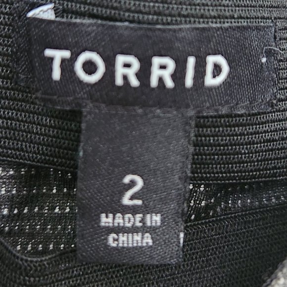 Torrid Plus Size Grey Skirt Size 2 - Picture 4 of 4